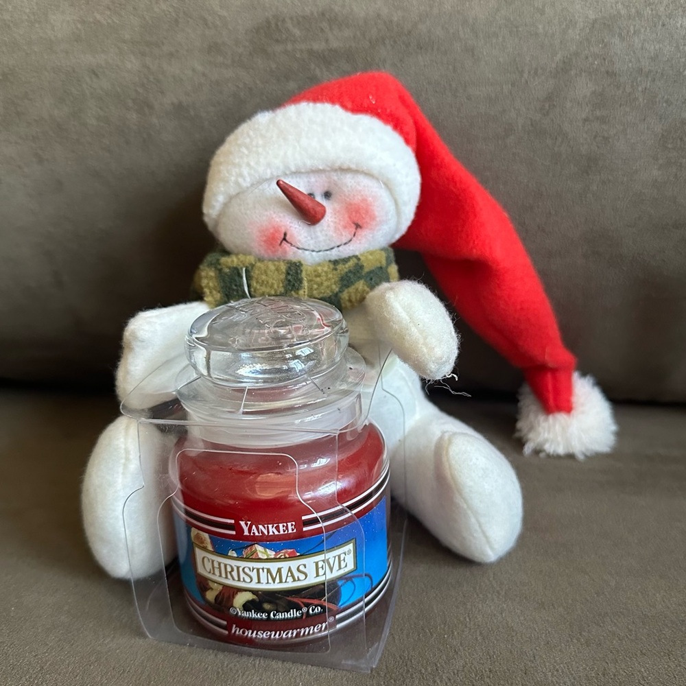 Yankee Candle Snowman Ornament and Christmas Eve Housewarming Candle Set